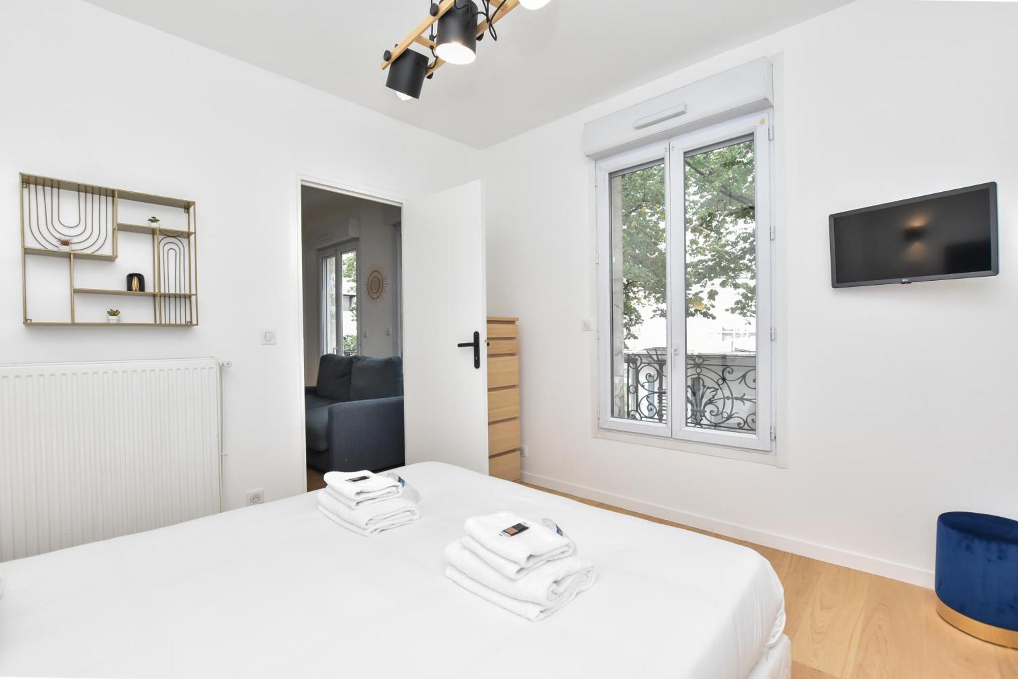 Authentic Apartment - 1Br-6P - Saint-Fargeau Париж Екстериор снимка